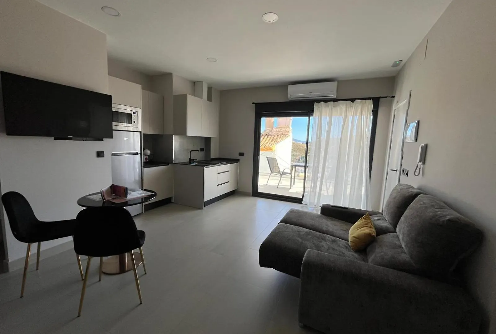 Aparthotel La Lipa Almáchar 0*,  España
