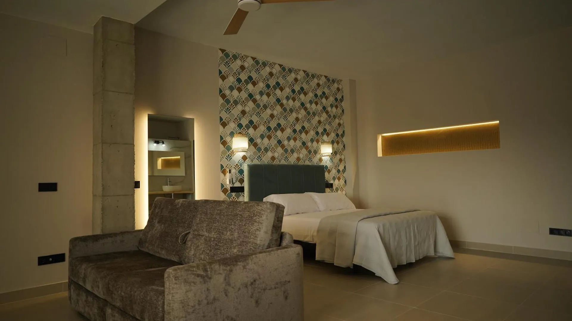 Aparthotel La Lipa Almáchar 0*,