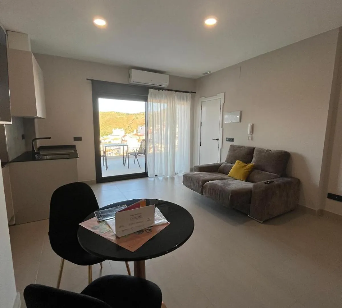 Aparthotel La Lipa Almáchar