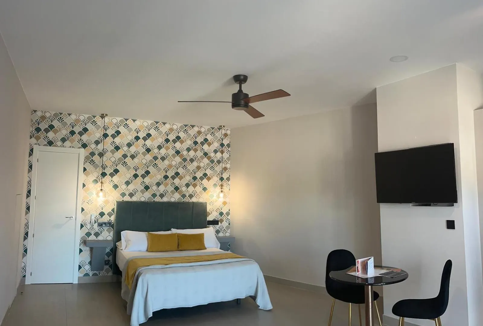 Aparthotel La Lipa Almáchar