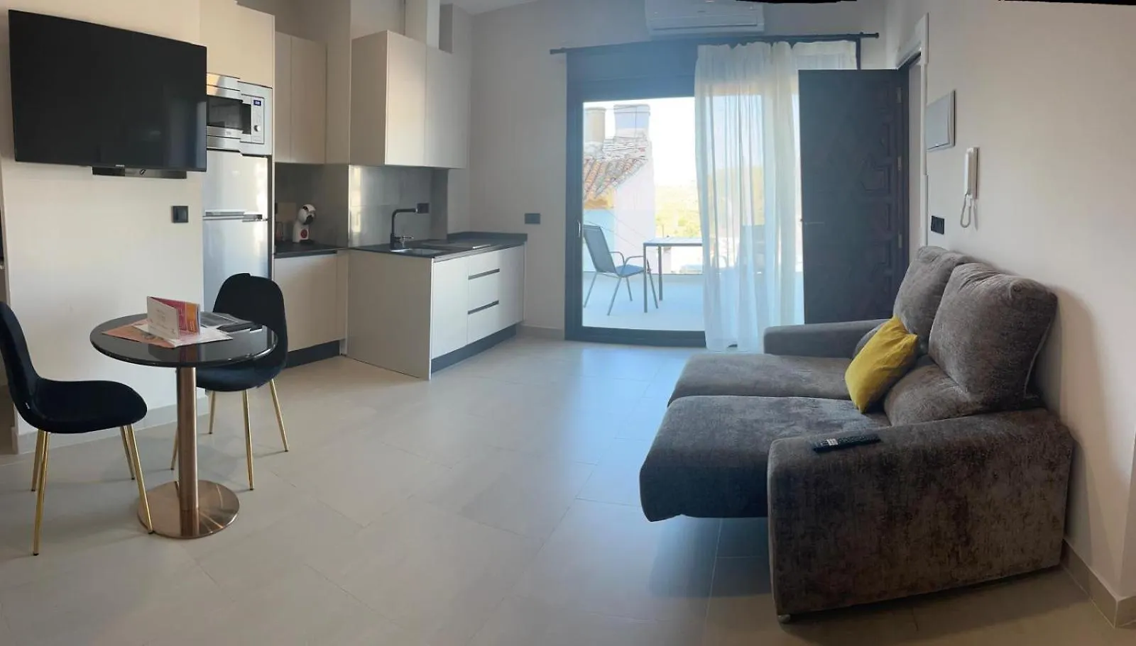 Aparthotel La Lipa Almáchar España